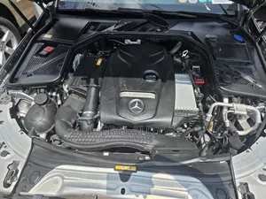 Mercedes-Benz C300 Luxury 4dr AWD 4Matic Sedan (2.0L 4cyl 7A) 2015 Gray