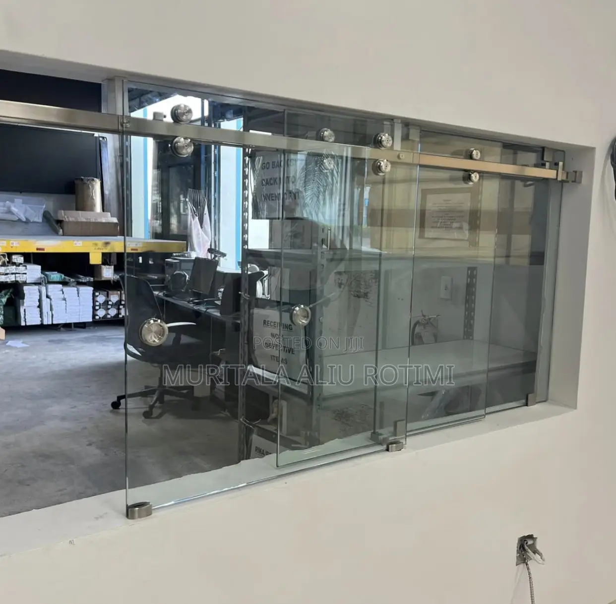 Frameless Swing Door
