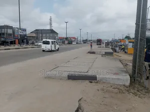 A Very Massive Office Space for Rent at Ogunfayo Bus Stop