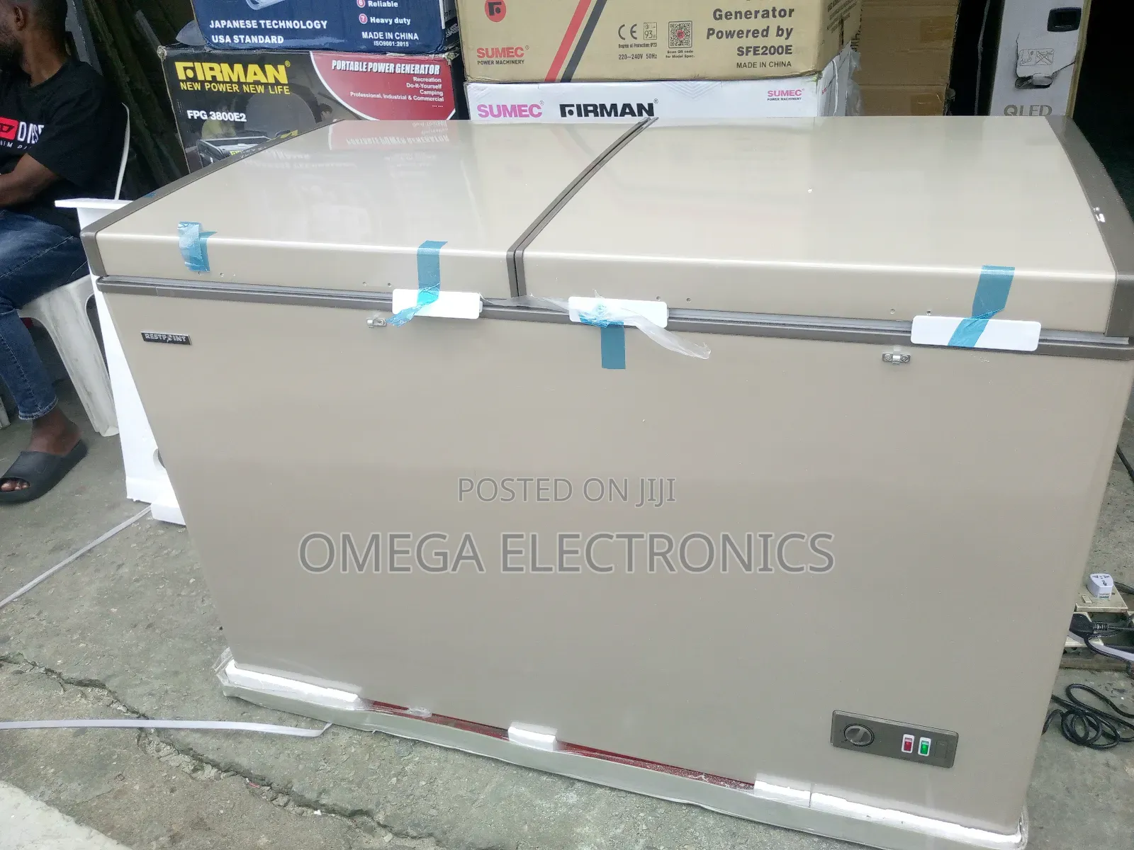 Rest Point Chest Freezer 5ft Double Door