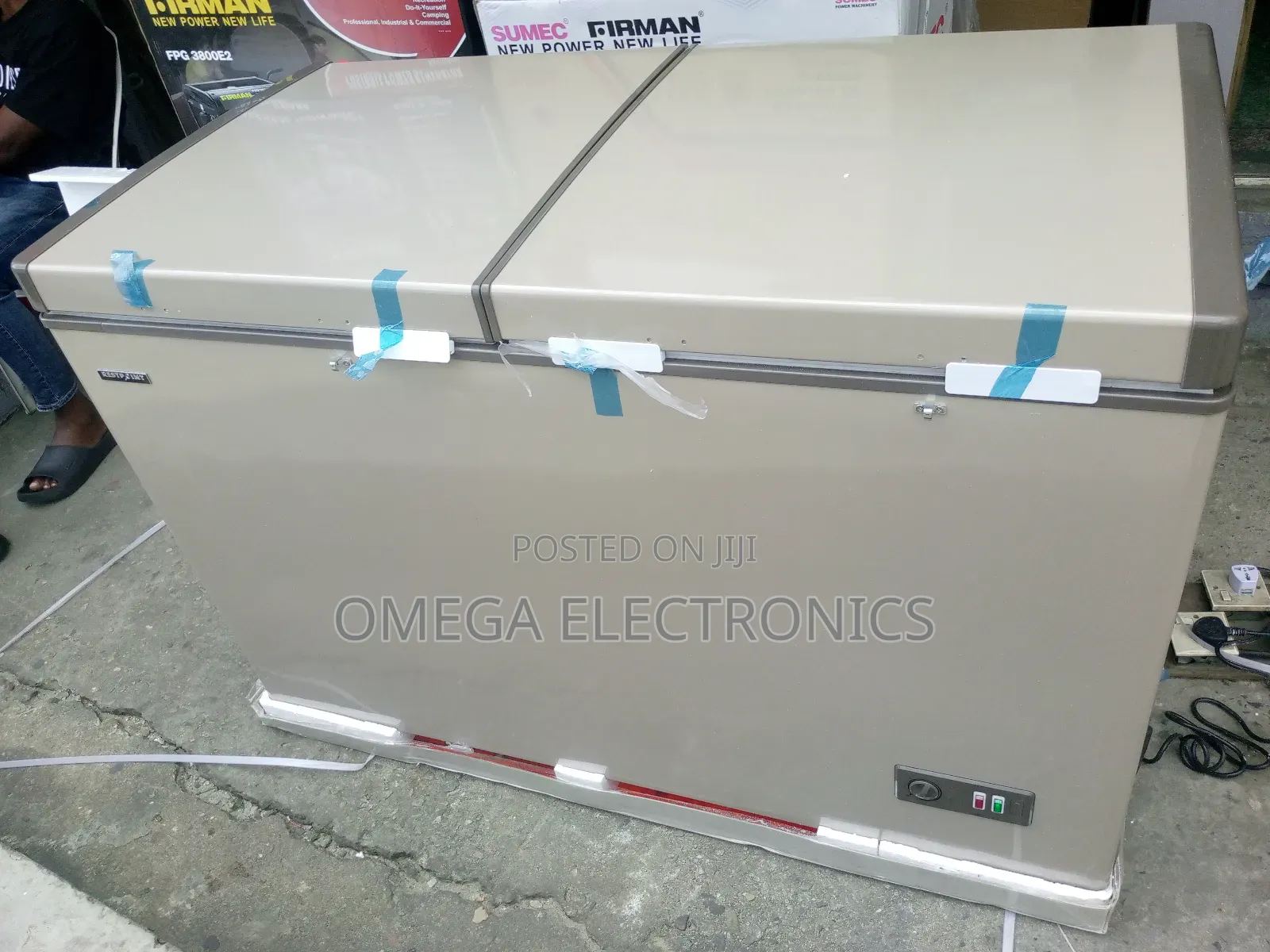 Rest Point Chest Freezer 5ft Double Door