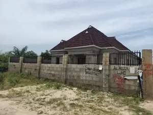 3bdrm Bungalow in Teacher’S Quaters, Igbogbo for sale