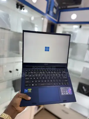 New Laptop MSI Stealth 14 Studio A13VF 16GB Intel Core i7 SSD 1T