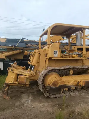 Caterpillar Bulldozer D8h With Ripper for Sale: Price: 130million