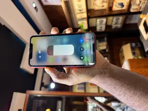 Apple iPhone XR 64 GB Red