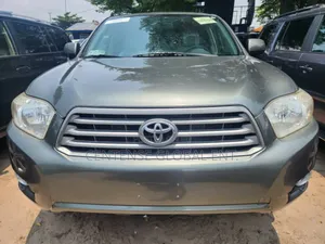 Toyota Highlander Limited 2011 Gray