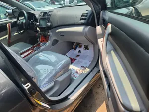 Toyota Highlander 2010 Gray