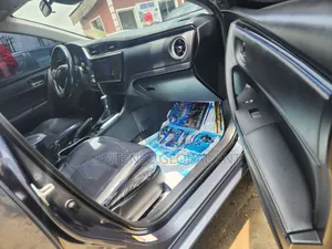 Toyota Corolla LE (1.8L 4cyl 2A) 2019 Gray