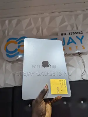 Laptop Apple MacBook Air 2022 M2 8GB Apple M2 SSD 256GB
