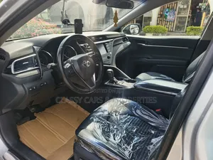 Toyota Camry 2019 Silver