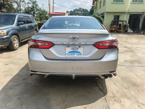 Toyota Camry 2019 Silver