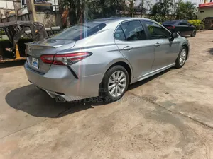 Toyota Camry 2019 Silver