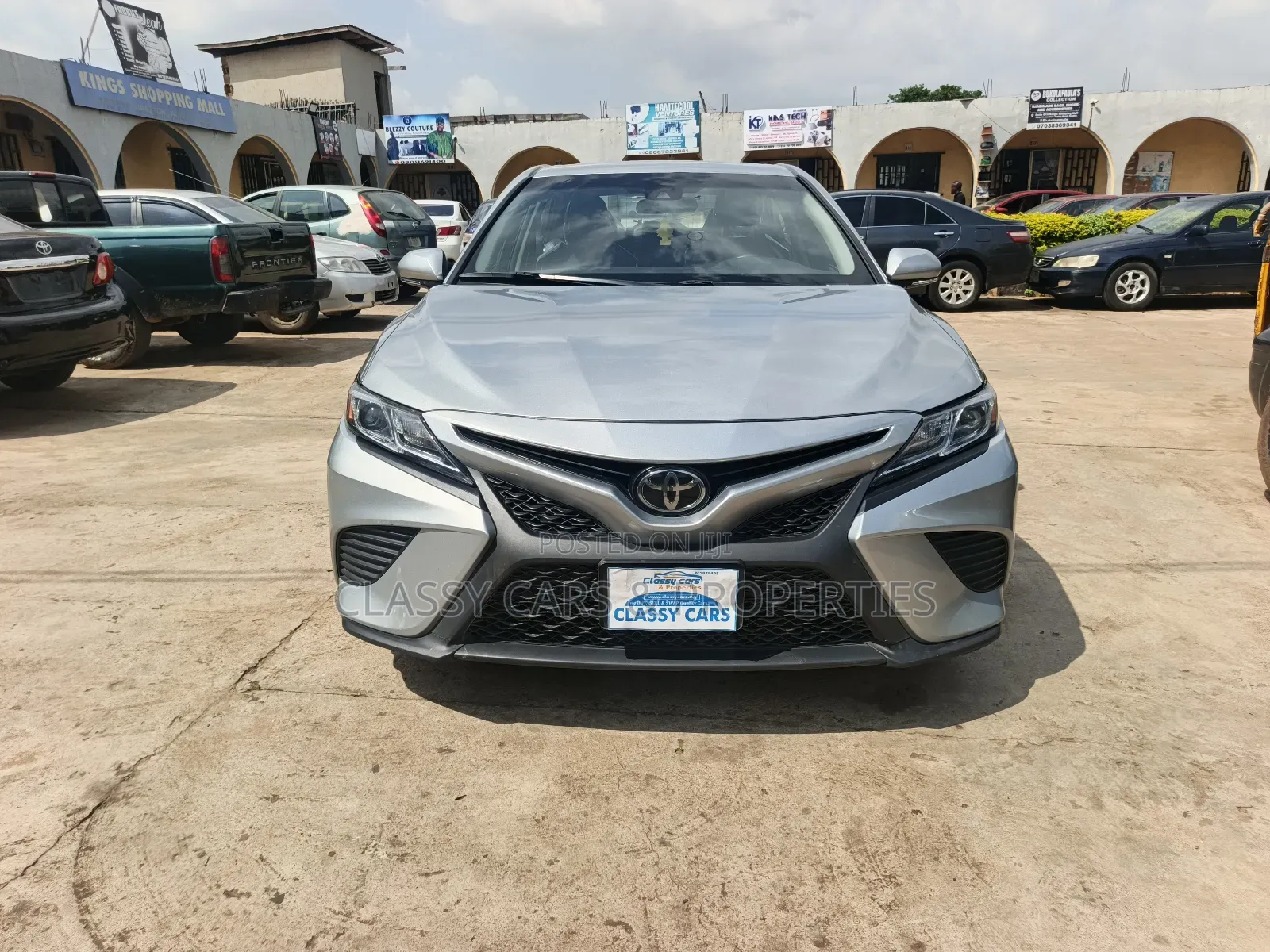 Toyota Camry 2019 Silver