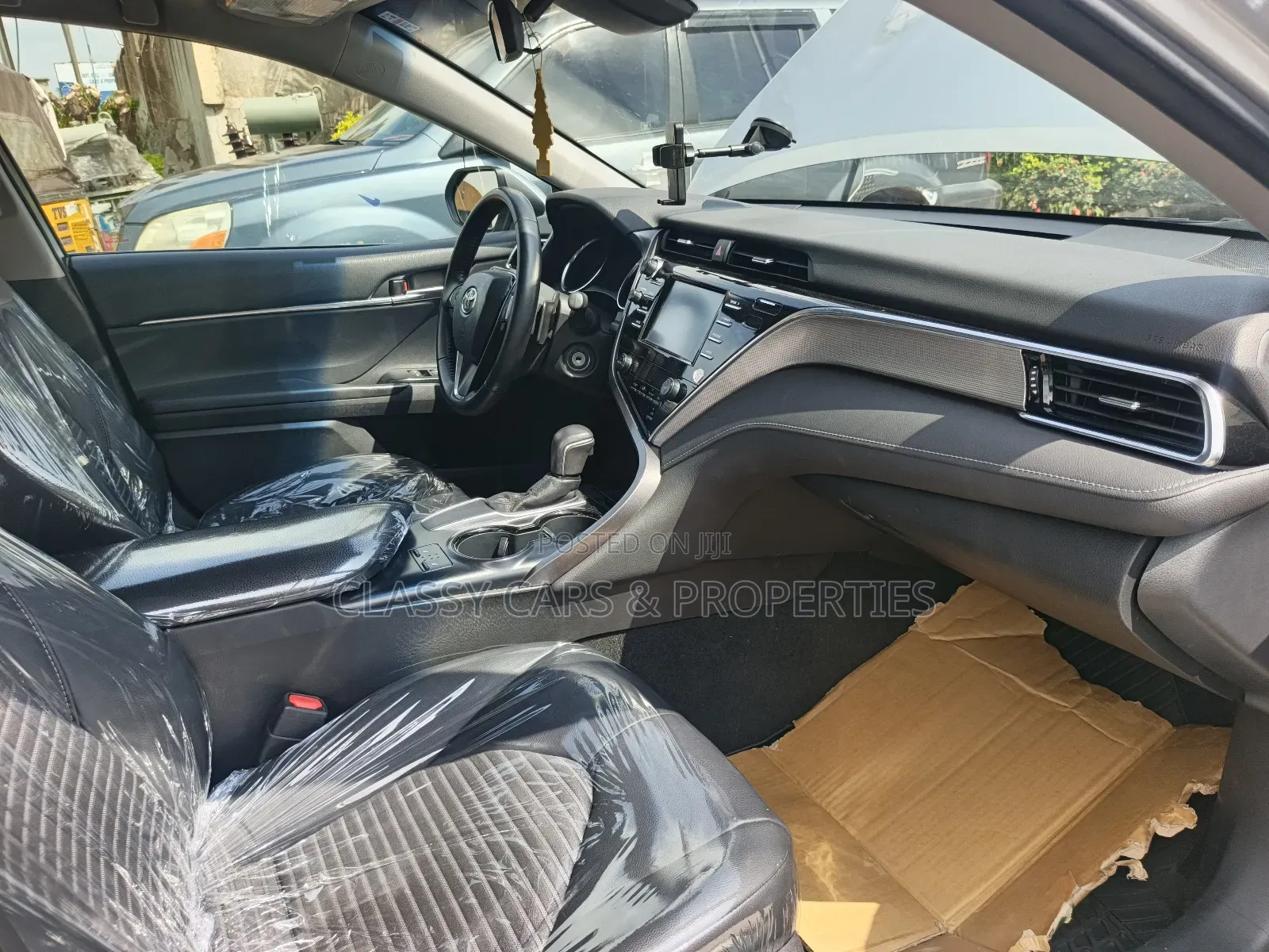 Toyota Camry 2019 Silver