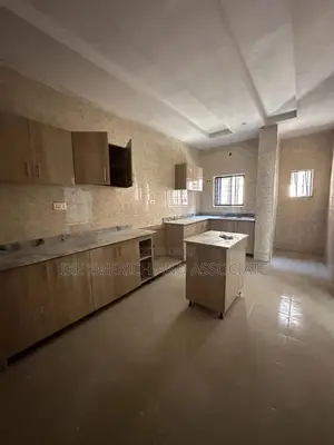 3bdrm Block of Flats in Durumi for sale