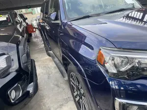Toyota 4-Runner TRD Off Road 4x4 2018 Blue