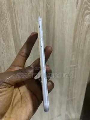 Apple iPhone 7 32 GB Silver