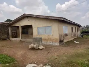 12bdrm Bungalow in Iwo Road for sale