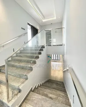 Benefitted Staircase Glass