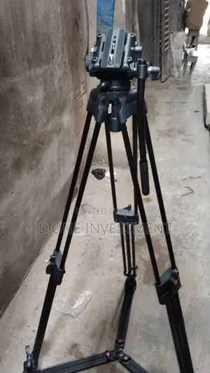 Professional Heavy Duty Flat-Base Pro Tripod Stand