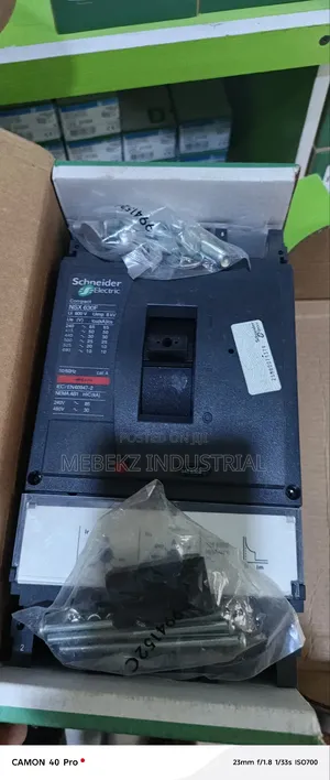Moulded Case Circuit Breaker 3pole 630a