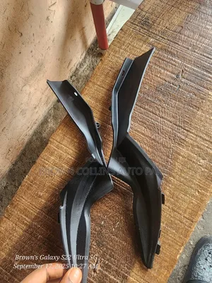 Windscreen Ends Hilux 2016-2025