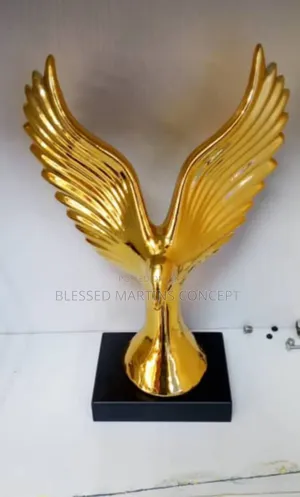 Home Decorative Golden Eagle Sculpture for Ur Interior Decoration
