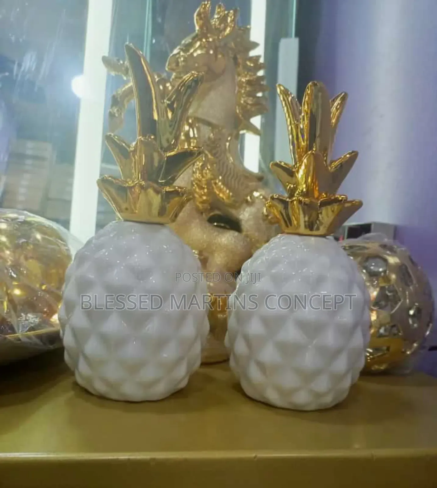Set of 2 Pineapple Decorative Pieces