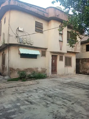 2bdrm Block of Flats in Street, Ifo for sale