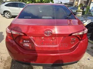Toyota Corolla LE ECO 4dr Sedan (1.8L 4cyl CVT) 2017 Red