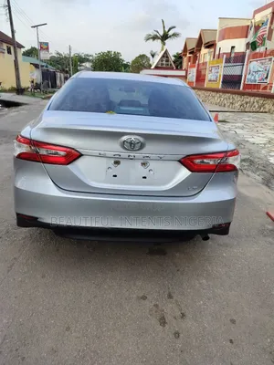 Toyota Camry 2018 Silver