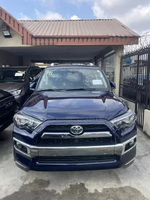 Toyota 4-Runner TRD Off Road 4x4 2018 Blue