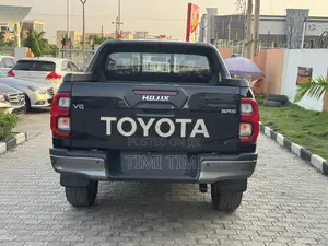 New Toyota Hilux 2025 Black