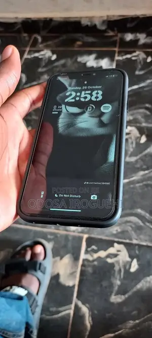 Apple iPhone XR 64 GB White