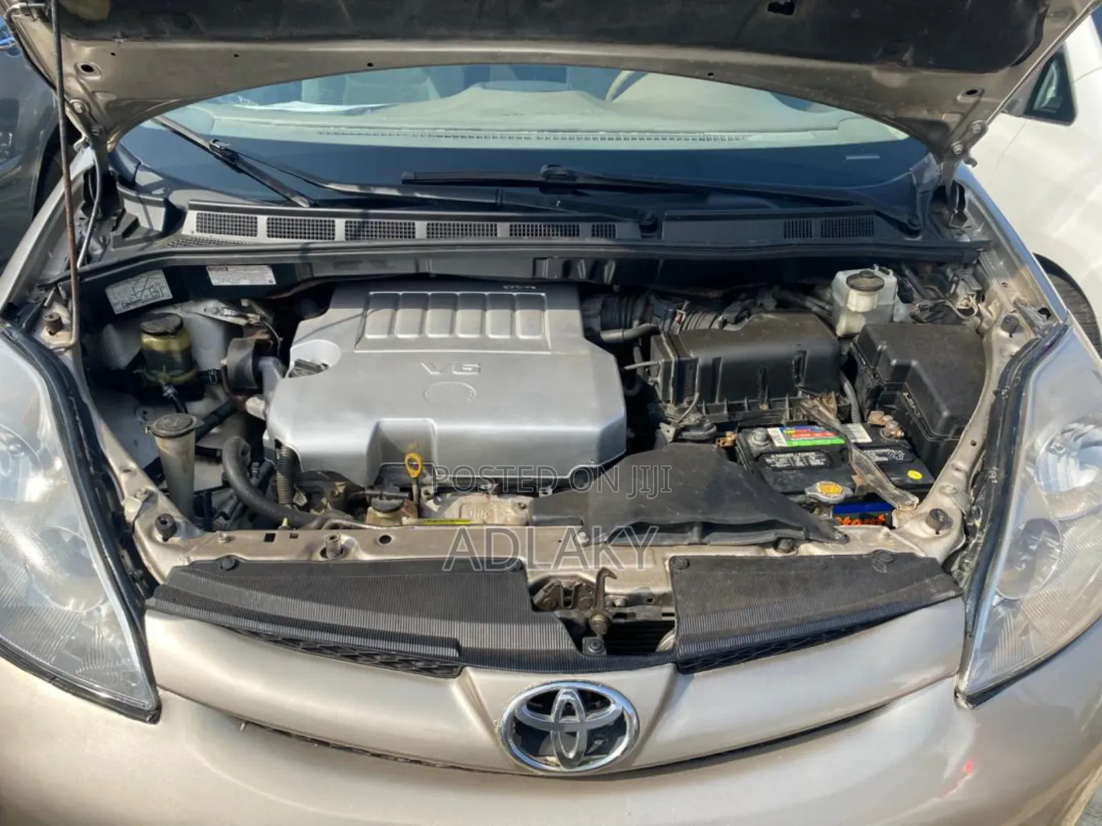 Toyota Sienna LE 2008 Gold