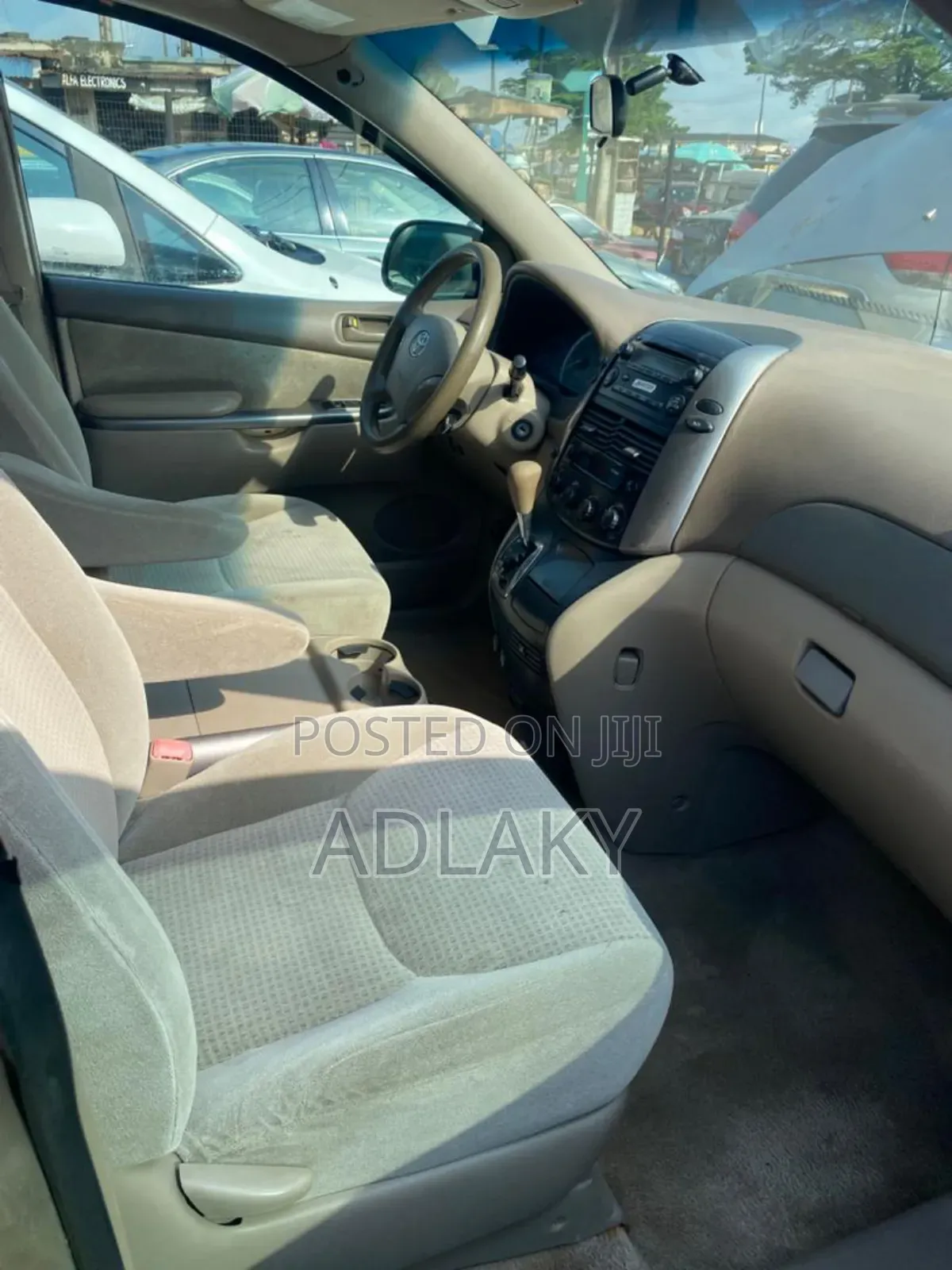 Toyota Sienna LE 2008 Gold