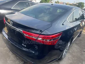 Toyota Avalon XLE Plus FWD Sedan (3.6L 6cyl 6A) 2016 Black