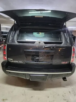 GMC Yukon XL SLT 2500 2012 Black