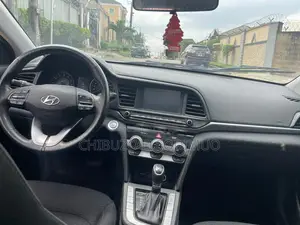 Hyundai Elantra Limited 2020 Gray