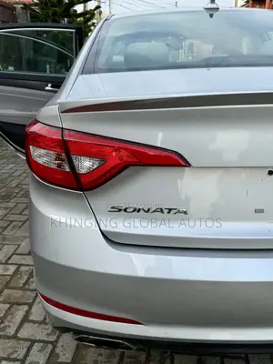 Hyundai Sonata Sport 4dr Sedan (2.4L 4cyl 6A) 2015 Silver