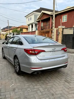 Hyundai Sonata Sport 4dr Sedan (2.4L 4cyl 6A) 2015 Silver
