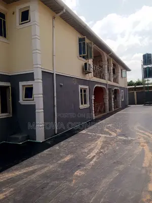 3bdrm Apartment in Ologuneru for rent