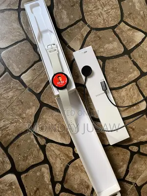 Clean Open Box Samsung Watch 5