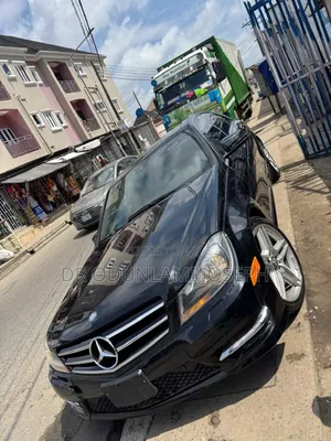 Mercedes-Benz C350 2012 Black