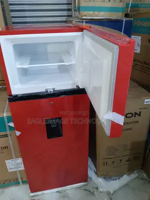 Hisense 205drb Compact Top Freezer - 204l, Eco R600a Refrigerant
