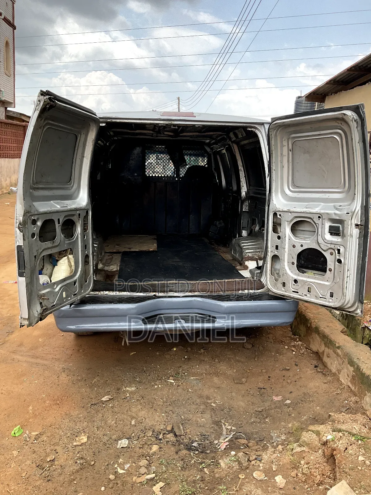Ford E250 2005 Silver