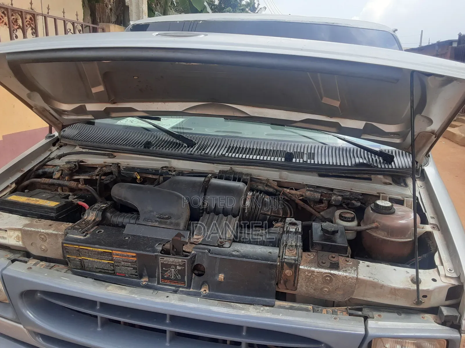 Ford E250 2005 Silver