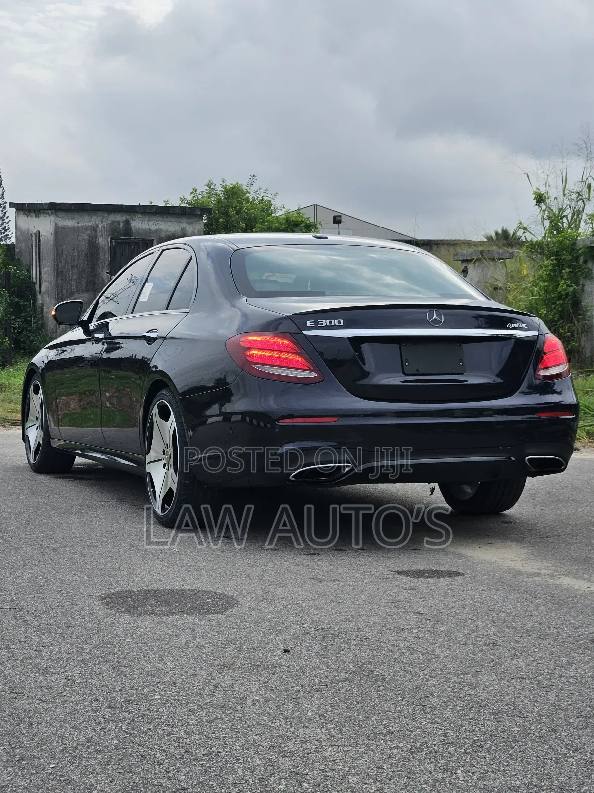 Mercedes-Benz E300 2018 Blue