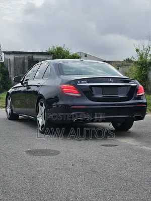 Mercedes-Benz E300 2018 Blue