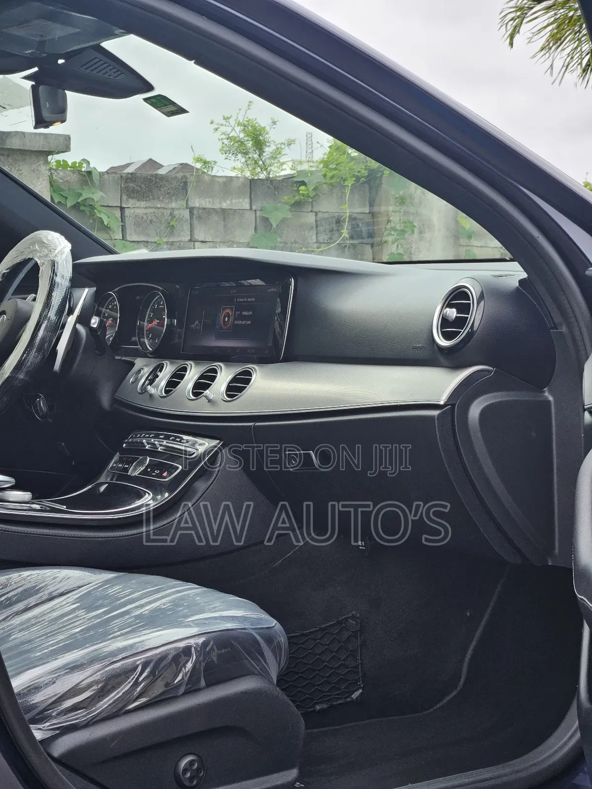 Mercedes-Benz E300 2018 Blue
